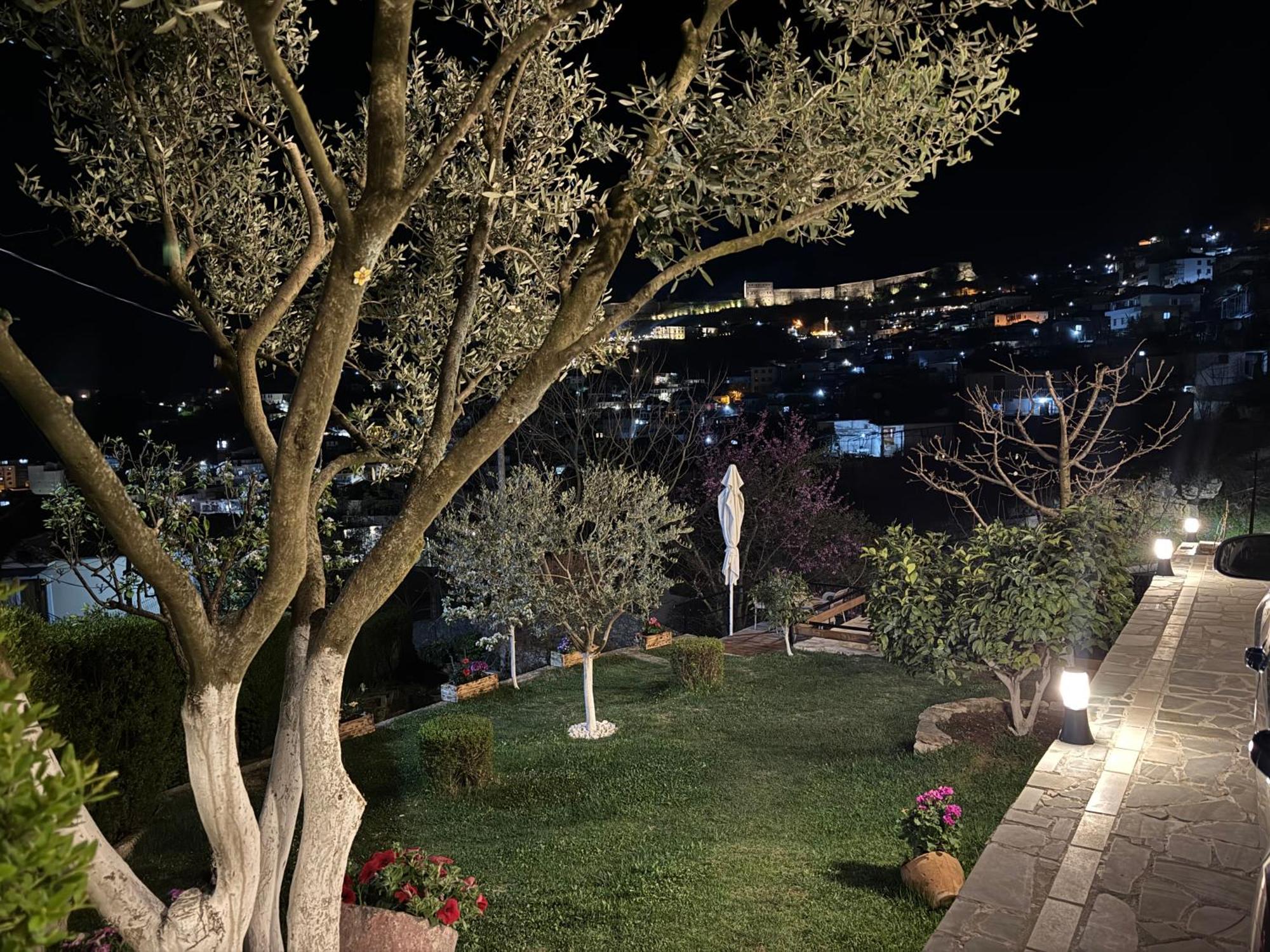 Ilvi Guesthouse Gjirokastër 외부 사진